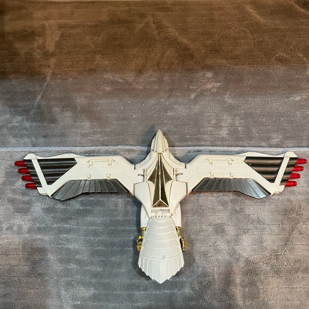 Vintage 1995 Mighty Morphin Power Ranger White Ranger’s Deluxe Falconzord